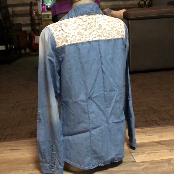 Button up - Picture 4 of 7